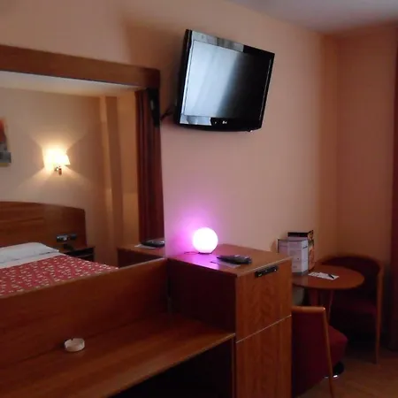 Otel Emporio 3*